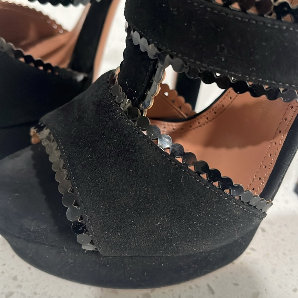 Alaia paris Size 37 women’s black suede strap heels great condition - Picture 10 of 16